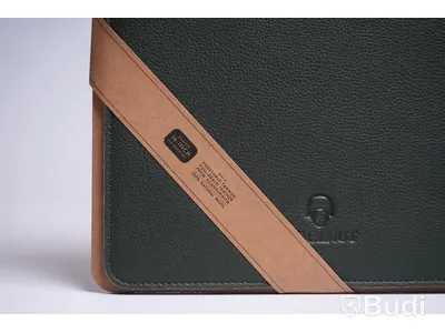 Läderfodral för MACBOOK PRO / WOOLNUT / 16-INCH